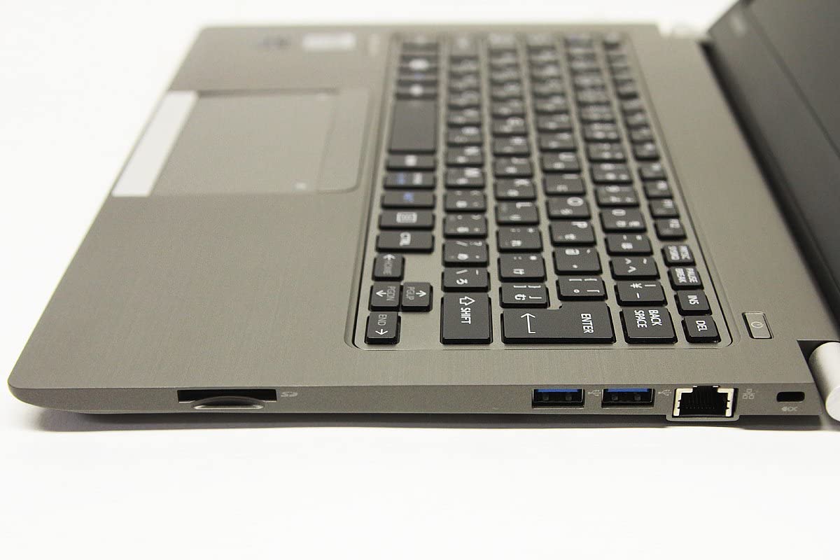Dynabook R634/M Right Side